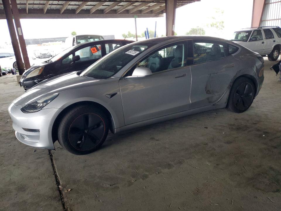 48457236 :رقم المزاد ، 5YJ3E1EA7JF044022 vin ، 2018 Tesla Model 3 مزاد بيع