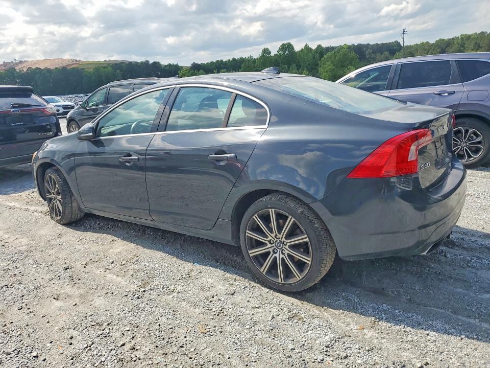 41631096 :رقم المزاد ، YV1612TD9F2306557 vin ، 2015 Volvo S60 مزاد بيع