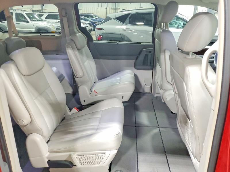 46515116 :رقم المزاد ، 2A4RR5DX6AR153551 vin ، 2010 Chrysler Town & Country مزاد بيع