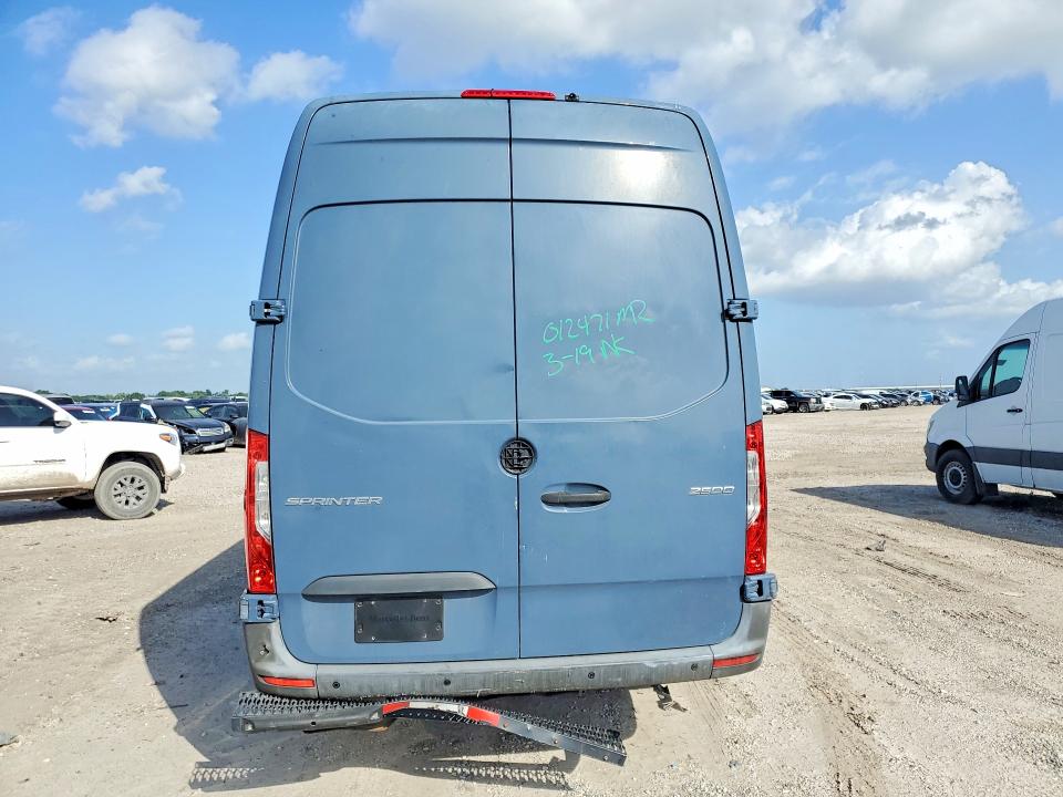 47355906 :رقم المزاد ، WD4PF1CD8KT012471 vin ، 2019 Mercedes Benz Sprinter مزاد بيع
