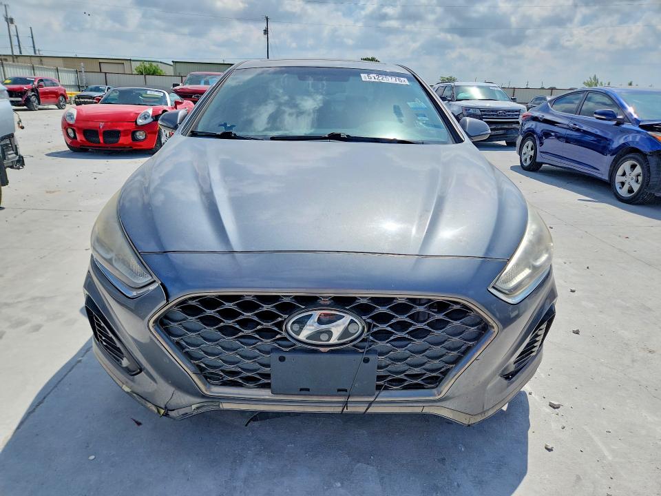 51225776 :رقم المزاد ، 5NPE34AF6JH688744 vin ، 2018 Hyundai Sonata مزاد بيع