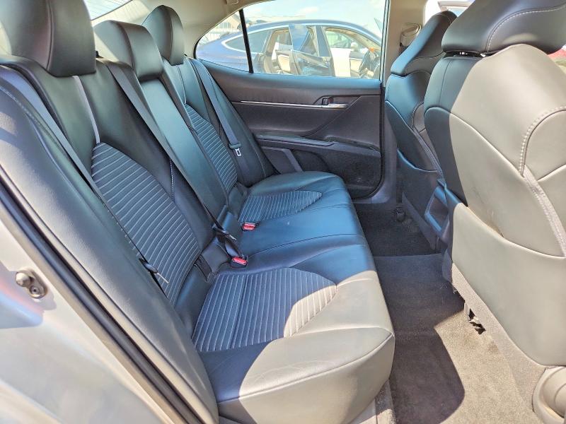 50727736 :رقم المزاد ، 4T1G11BK8LU011854 vin ، 2020 Toyota Camry مزاد بيع