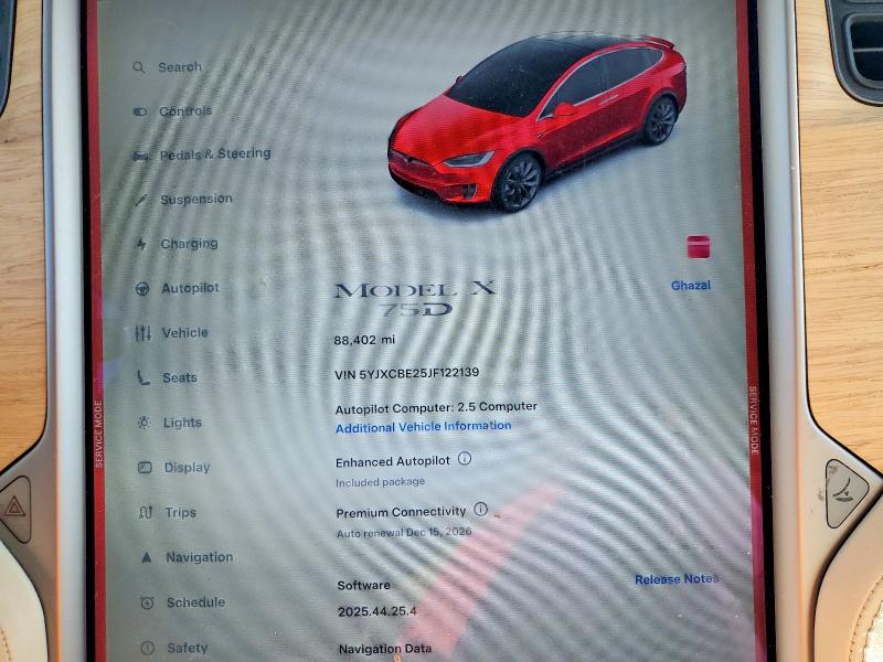 48927946 :رقم المزاد ، 5YJXCBE25JF122139 vin ، 2018 Tesla Model X مزاد بيع
