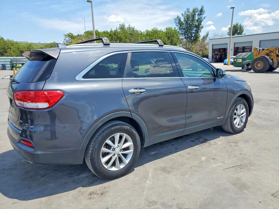 2017 Kia Sorento მანქანა იყიდება აუქციონზე, vin: 5XYPGDA52HG292350, აუქციონის ნომერი: 51836066