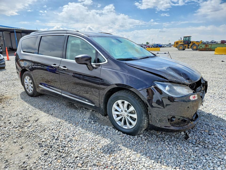 51212246 :رقم المزاد ، 2C4RC1BG5JR123458 vin ، 2018 Chrysler Pacifica مزاد بيع