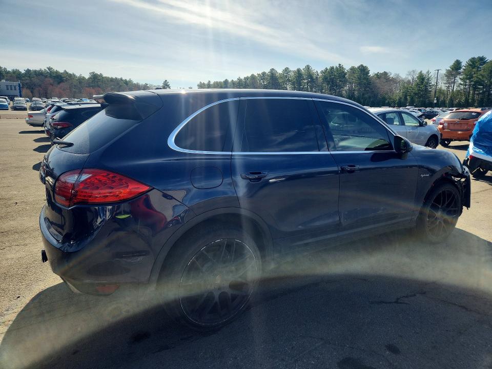 46148086 :رقم المزاد ، WP1AE2A20BLA94382 vin ، 2011 Porsche Cayenne مزاد بيع