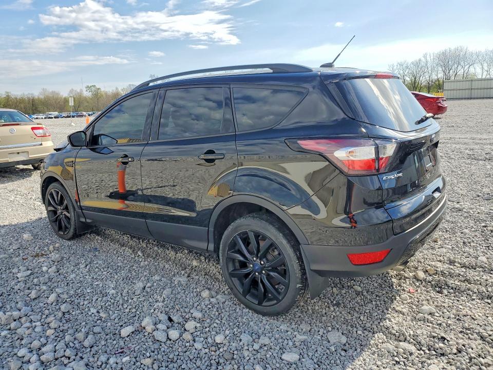 Продаж на аукціоні авто 2018 Ford Escape, vin: 1FMCU0GD0JUB67667, номер лоту: 49264136