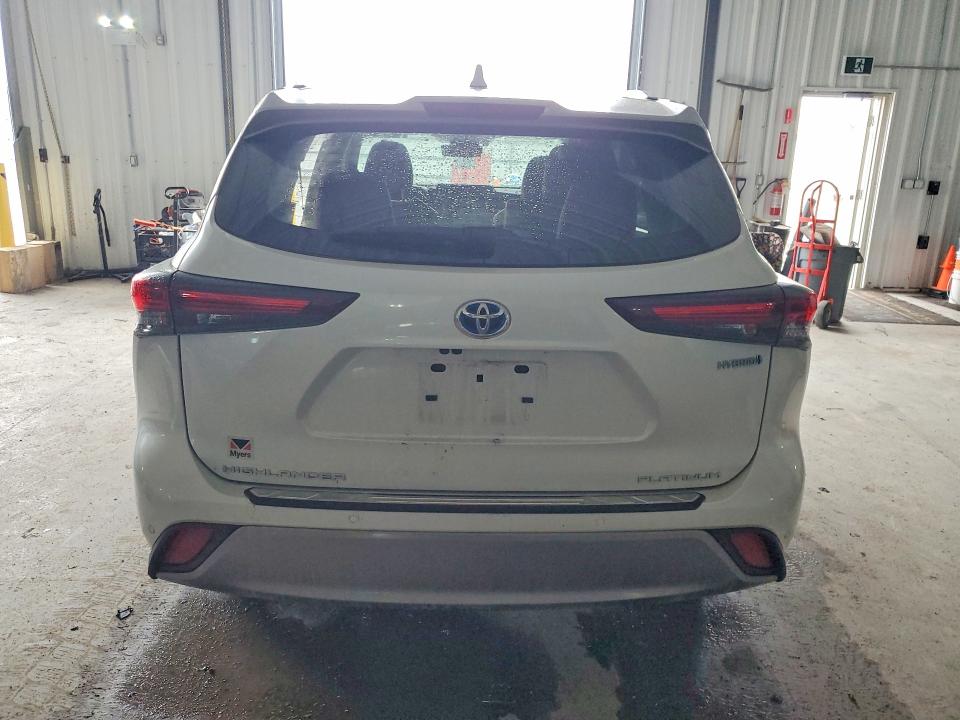 Продажа на аукционе авто 2024 Toyota Highlander Hybrid, vin: 5TDEBRCH2RS609252, номер лота: 48854986
