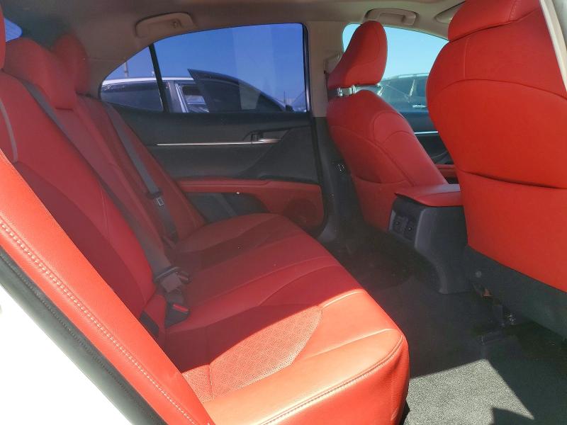 Продаж на аукціоні авто 2018 Toyota Camry, vin: 4T1B61HK8JU106253, номер лоту: 51899866