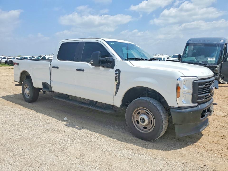 51175936 :رقم المزاد ، 1FT8W3BA3REE85873 vin ، 2024 Ford F350 مزاد بيع
