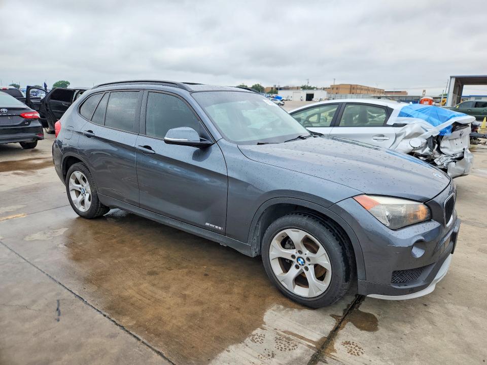 51864126 :رقم المزاد ، WBAVM1C59FV318571 vin ، 2015 Bmw X1 مزاد بيع