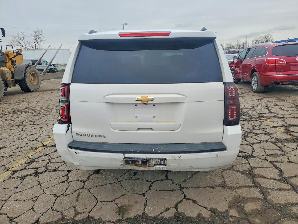 2016 Chevrolet Suburban მანქანა იყიდება აუქციონზე, vin: 1GNSKHKC0GR108902, აუქციონის ნომერი: 51699276