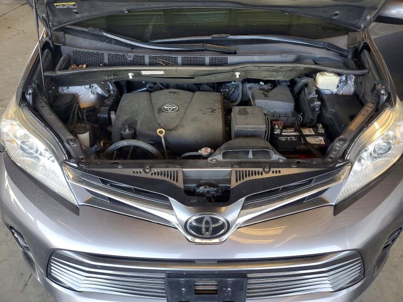 2018 Toyota Sienna მანქანა იყიდება აუქციონზე, vin: 5TDYZ3DC6JS941028, აუქციონის ნომერი: 50369216
