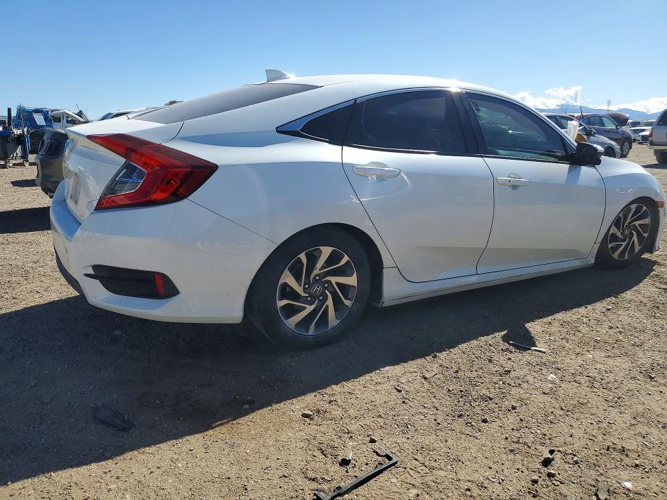 Продажа на аукционе авто 2018 Honda Civic, vin: 19XFC2F7XJE208428, номер лота: 49937346