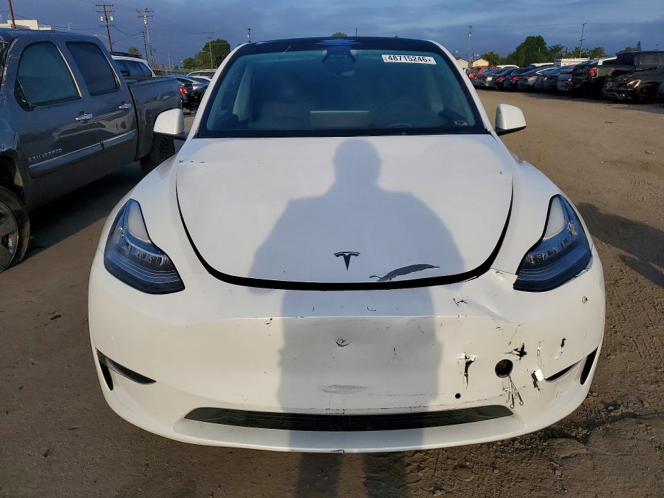 48715246 :رقم المزاد ، 7SAYGDEE8NF435497 vin ، 2022 Tesla Model Y مزاد بيع