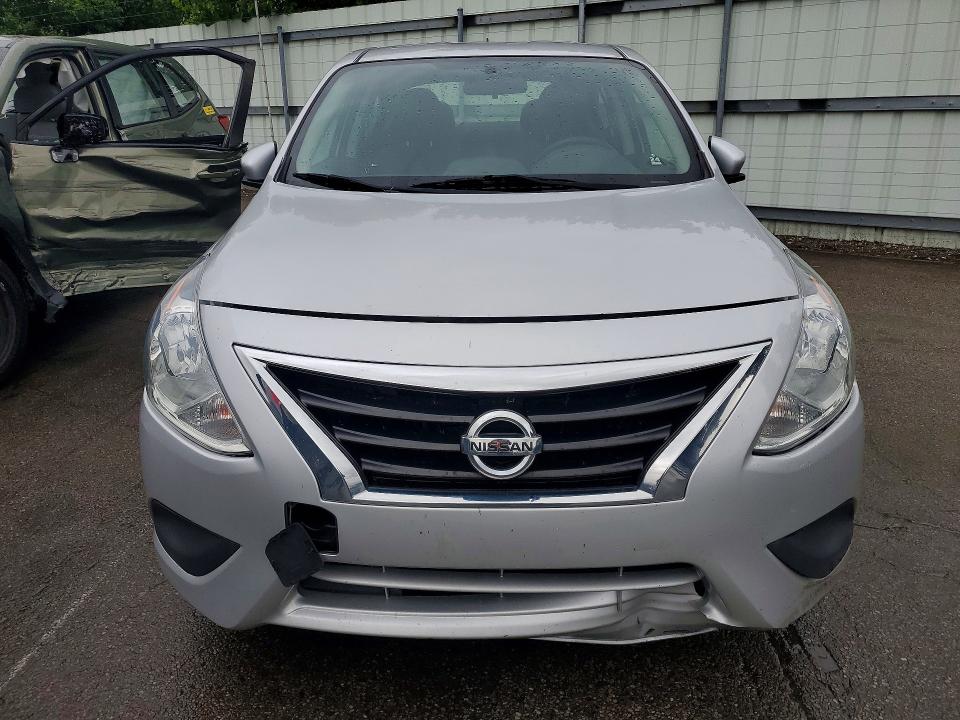 51275676 :رقم المزاد ، 3N1CN7AP0KL842249 vin ، 2019 Nissan Versa مزاد بيع