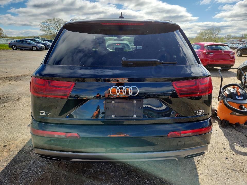 Продаж на аукціоні авто 2017 Audi Q7, vin: WA1LAAF72HD040440, номер лоту: 51680546