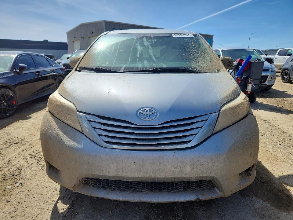 Продаж на аукціоні авто 2015 Toyota Sienna, vin: 5TDJK3DC0FS119922, номер лоту: 51663816