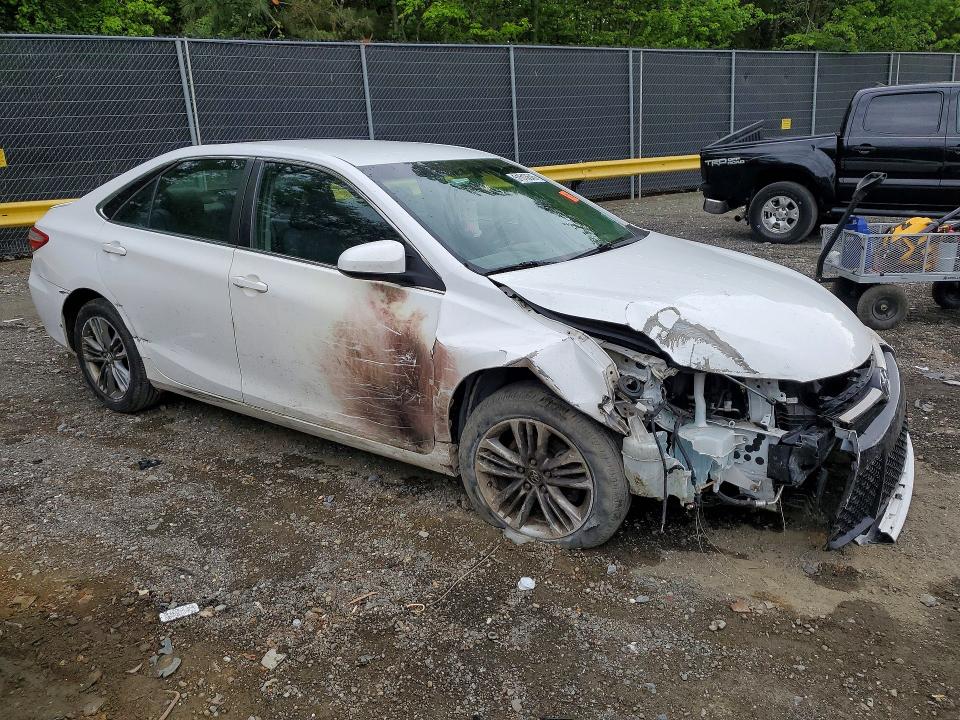 51513646 :رقم المزاد ، 4T1BF1FKXFU950174 vin ، 2015 Toyota Camry مزاد بيع