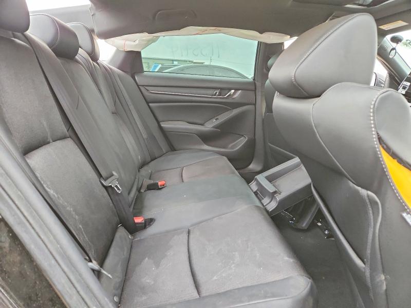 51324926 :رقم المزاد ، 1HGCV2F30LA020163 vin ، 2020 Honda Accord مزاد بيع
