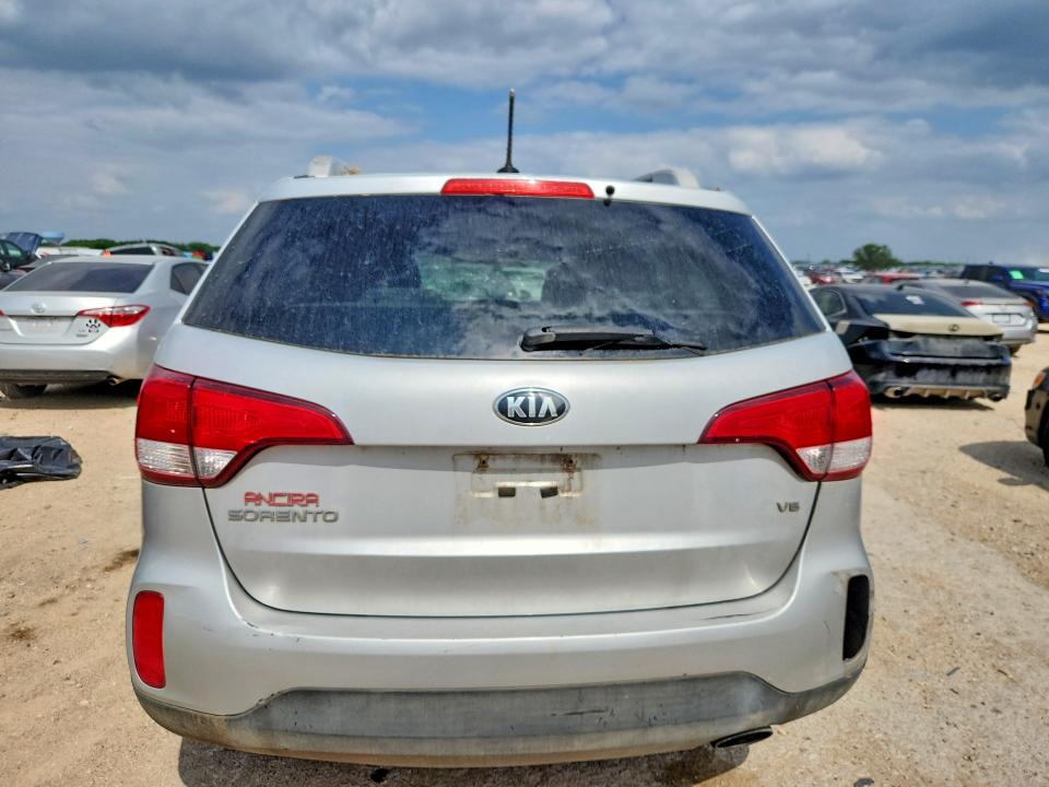 Продажа на аукционе авто 2015 Kia Sorento, vin: 5XYKT4A77FG621015, номер лота: 49677756