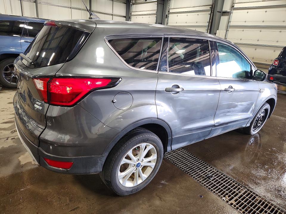 Продажа на аукционе авто 2019 Ford Escape, vin: 1FMCU9GD5KUB32855, номер лота: 50633596