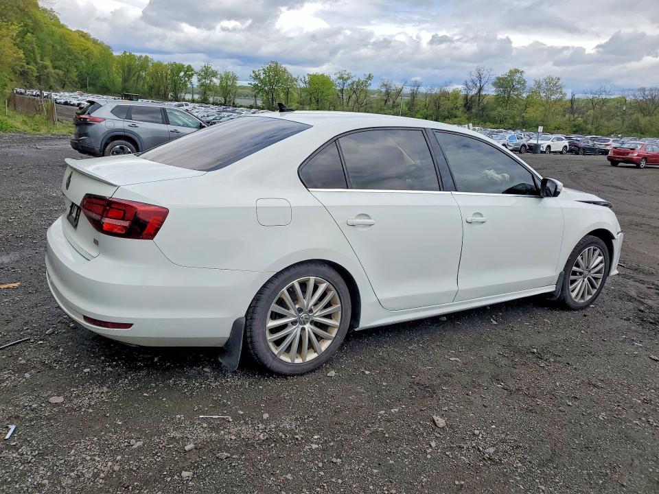 2016 Volkswagen Jetta მანქანა იყიდება აუქციონზე, vin: 3VWL17AJ3GM252730, აუქციონის ნომერი: 51864386