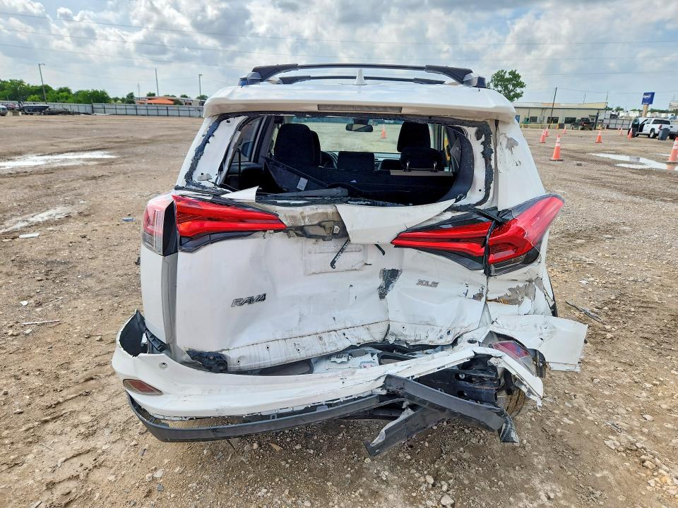 49643736 :رقم المزاد ، JTMWFREV9JJ726954 vin ، 2018 Toyota Rav4 مزاد بيع