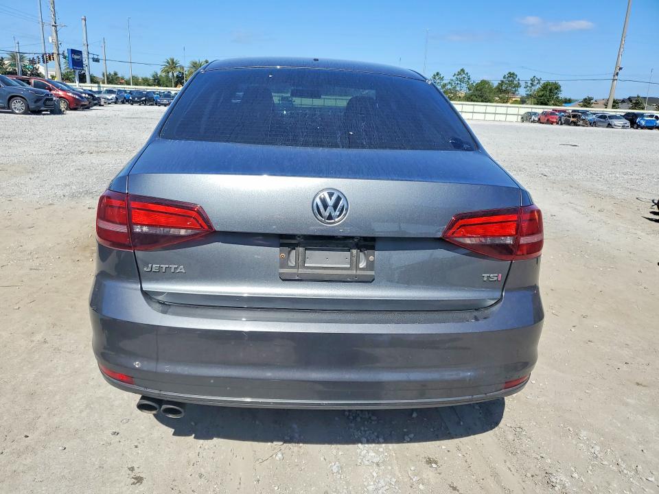 50056566 :رقم المزاد ، 3VW2B7AJ7HM372217 vin ، 2017 Volkswagen Jetta مزاد بيع