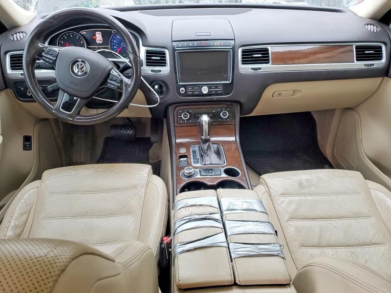48290146 :رقم المزاد ، WVGEF9BP6GD012879 vin ، 2016 Volkswagen Touareg مزاد بيع