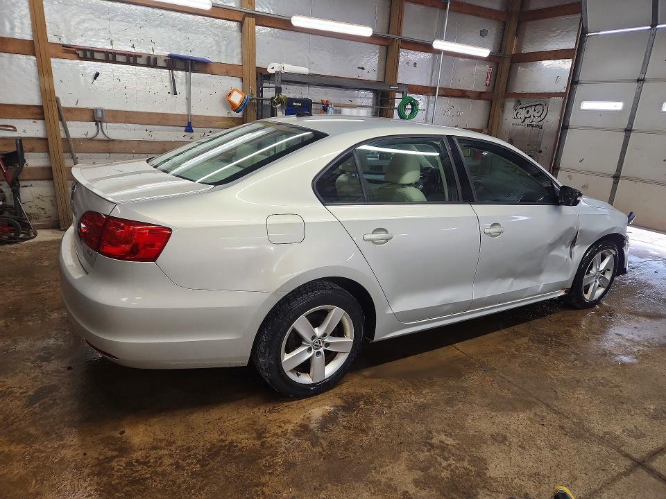 Продаж на аукціоні авто 2011 Volkswagen Jetta, vin: 3VW3L7AJ7BM072184, номер лоту: 48575526