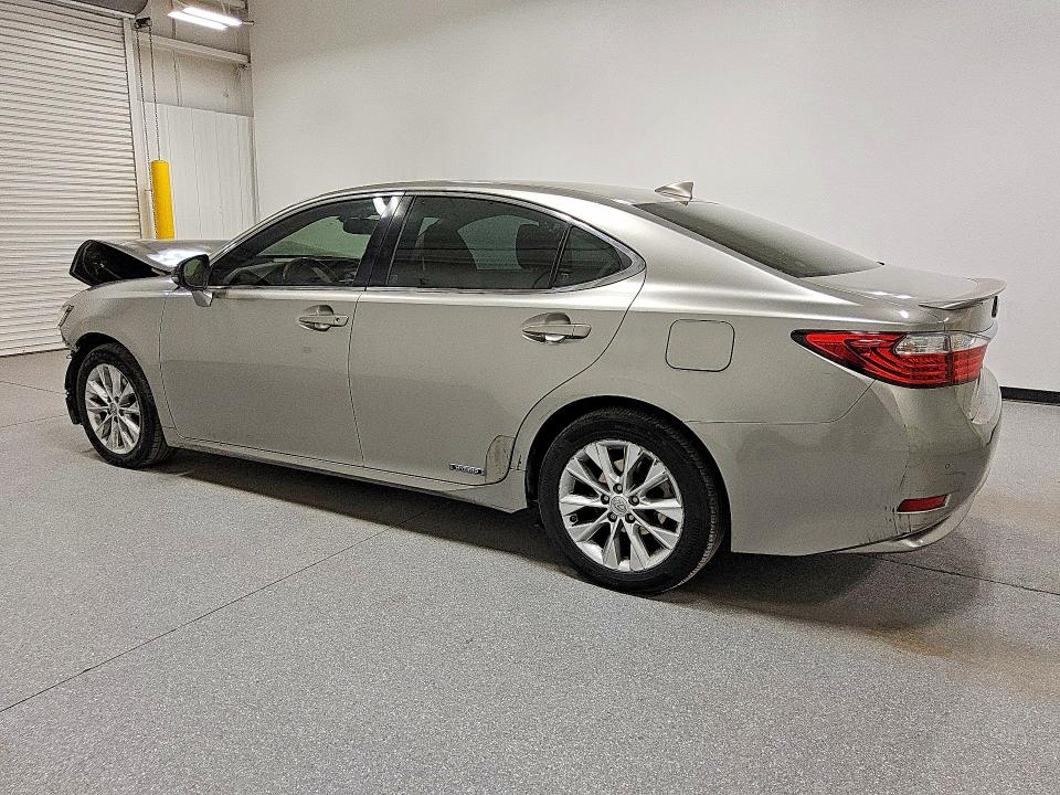 50291716 :رقم المزاد ، JTHBW1GG4F2095707 vin ، 2015 Lexus Es 300h مزاد بيع