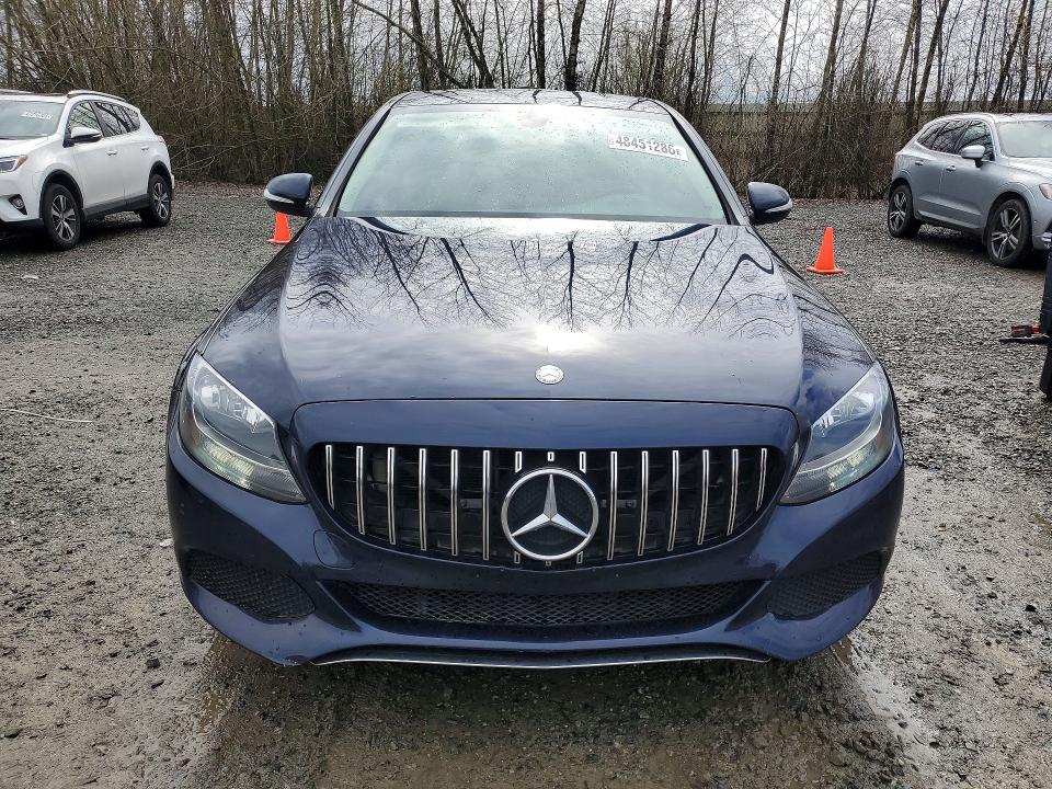 48451286 :رقم المزاد ، 55SWF4KB8FU073740 vin ، 2015 Mercedes-benz C مزاد بيع