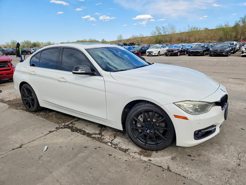 2015 Bmw 335 მანქანა იყიდება აუქციონზე, vin: WBA3A9G55FNT09214, აუქციონის ნომერი: 50758826