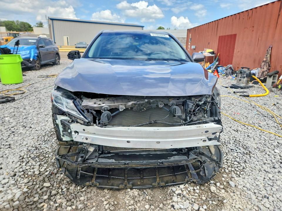 2020 Toyota Camry მანქანა იყიდება აუქციონზე, vin: 4T1G11AK1LU986052, აუქციონის ნომერი: 51004096