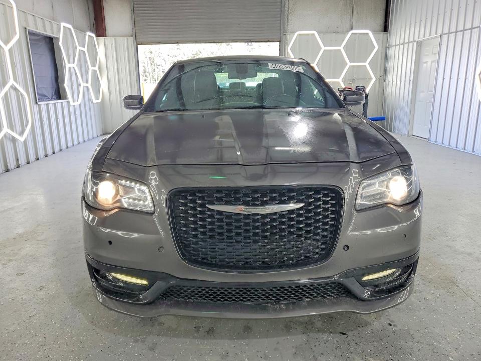 2018 Chrysler 300 მანქანა იყიდება აუქციონზე, vin: 2C3CCABG3JH266716, აუქციონის ნომერი: 48355306