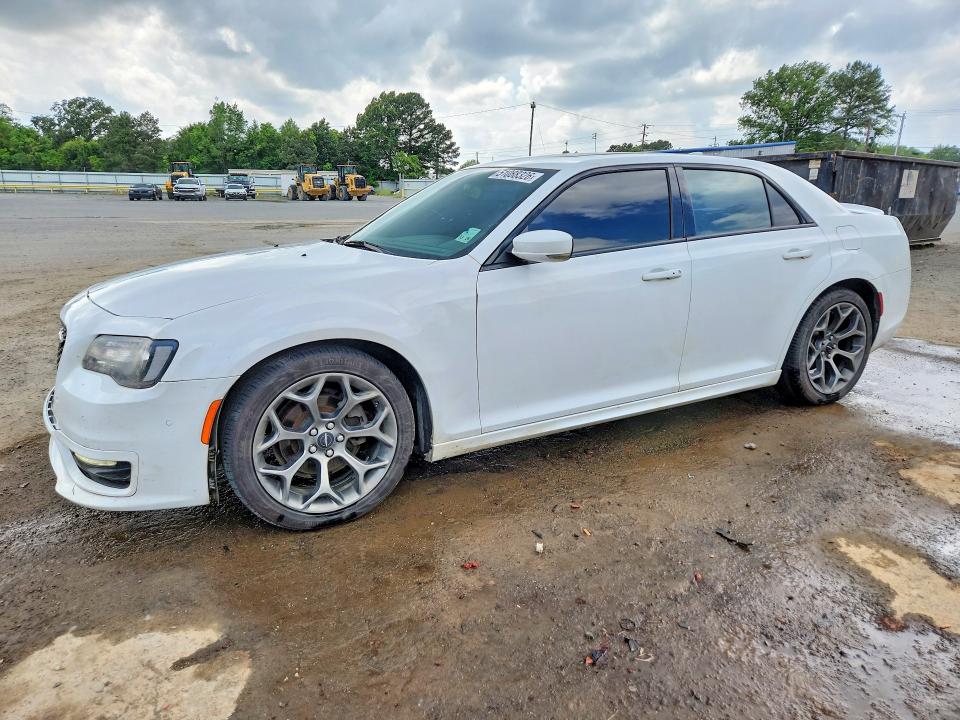 Продажа на аукционе авто 2018 Chrysler 300, vin: 2C3CCABG3JH240035, номер лота: 51088326