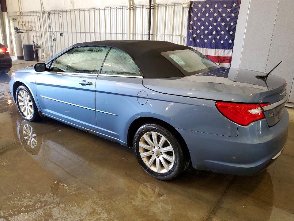 49265366 :رقم المزاد ، 1C3BC2EG2BN589421 vin ، 2011 Chrysler 200 مزاد بيع