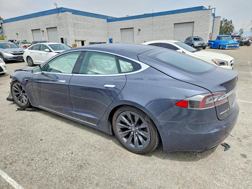 Продаж на аукціоні авто 2018 Tesla Model S, vin: 5YJSA1E21JF262702, номер лоту: 50315696