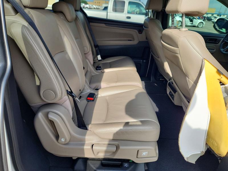 51193036 :رقم المزاد ، 5FNRL6H72JB092265 vin ، 2018 Honda Odyssey مزاد بيع