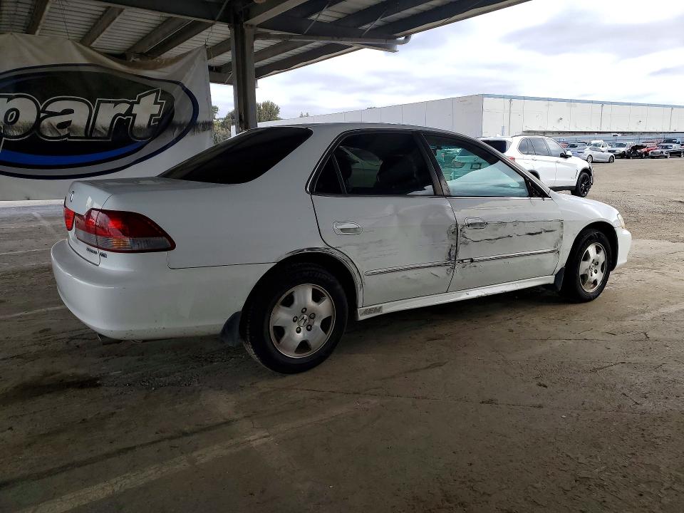 48441256 :رقم المزاد ، 1HGCG16581A043435 vin ، 2001 Honda Accord مزاد بيع