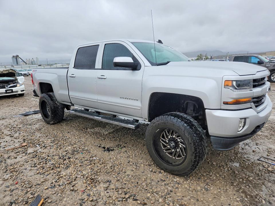 2017 Chevrolet Silverado მანქანა იყიდება აუქციონზე, vin: 3GCUKREC5HG271226, აუქციონის ნომერი: 51139976