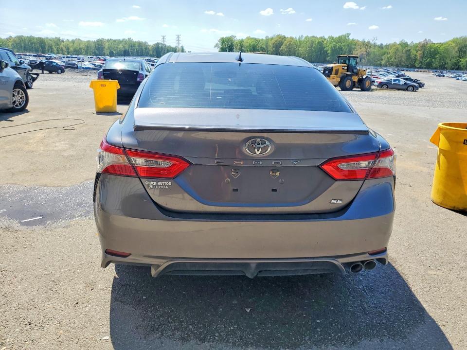 Продажа на аукционе авто 2018 Toyota Camry, vin: 4T1B11HK8JU638780, номер лота: 49555836