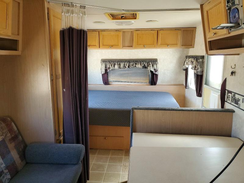 49509406 :رقم المزاد ، 4X4TSVA254L003527 vin ، 2004 Forest River Surveyor مزاد بيع