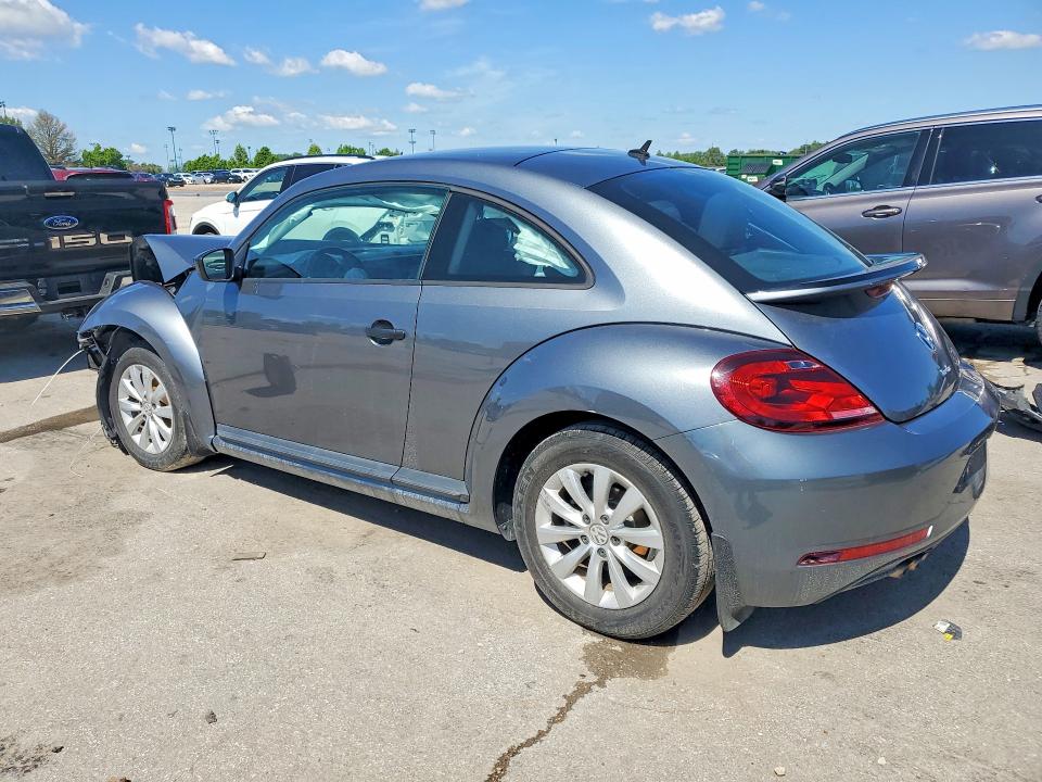 2018 Volkswagen Beetle მანქანა იყიდება აუქციონზე, vin: 3VWFD7AT1JM701318, აუქციონის ნომერი: 51720486