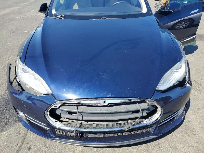 48998426 :رقم المزاد ، 5YJSA1H17EFP40274 vin ، 2014 Tesla Model S مزاد بيع