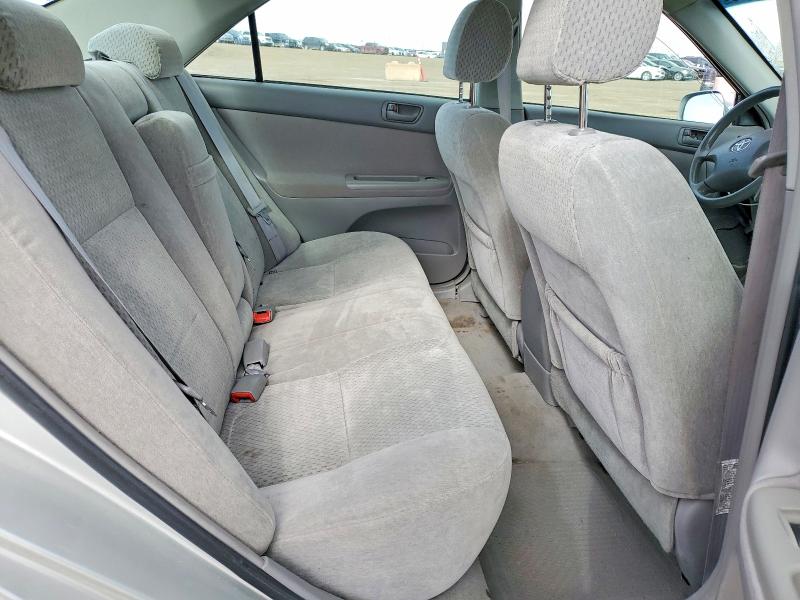 52040746 :رقم المزاد ، 4T1BE32K64U893571 vin ، 2004 Toyota Camry مزاد بيع