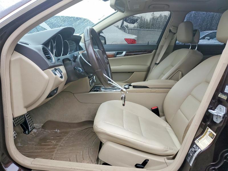 2012 Mercedes-benz C მანქანა იყიდება აუქციონზე, vin: WDDGF8FB7CF913706, აუქციონის ნომერი: 45835046