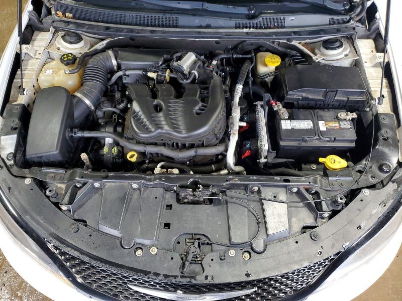 49336326 :رقم المزاد ، 1C3CCCBG5FN515589 vin ، 2015 Chrysler 200 مزاد بيع