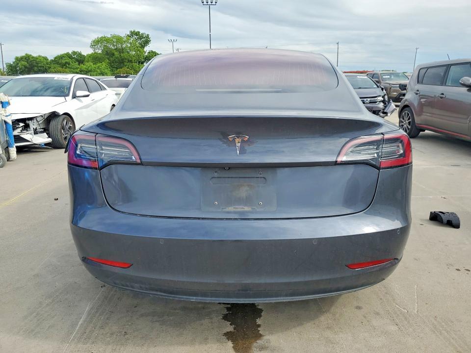 49514546 :رقم المزاد ، 5YJ3E1EA6JF044920 vin ، 2018 Tesla Model 3 مزاد بيع